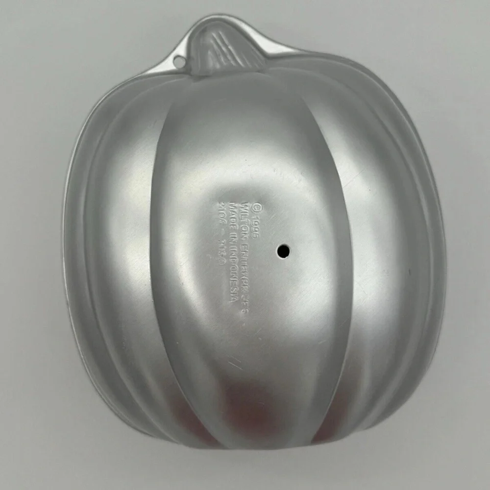 Wilton Halloween 3D Stand Up JACK-O-LANTERN Pumpkin Baking Cake Pan Vintage